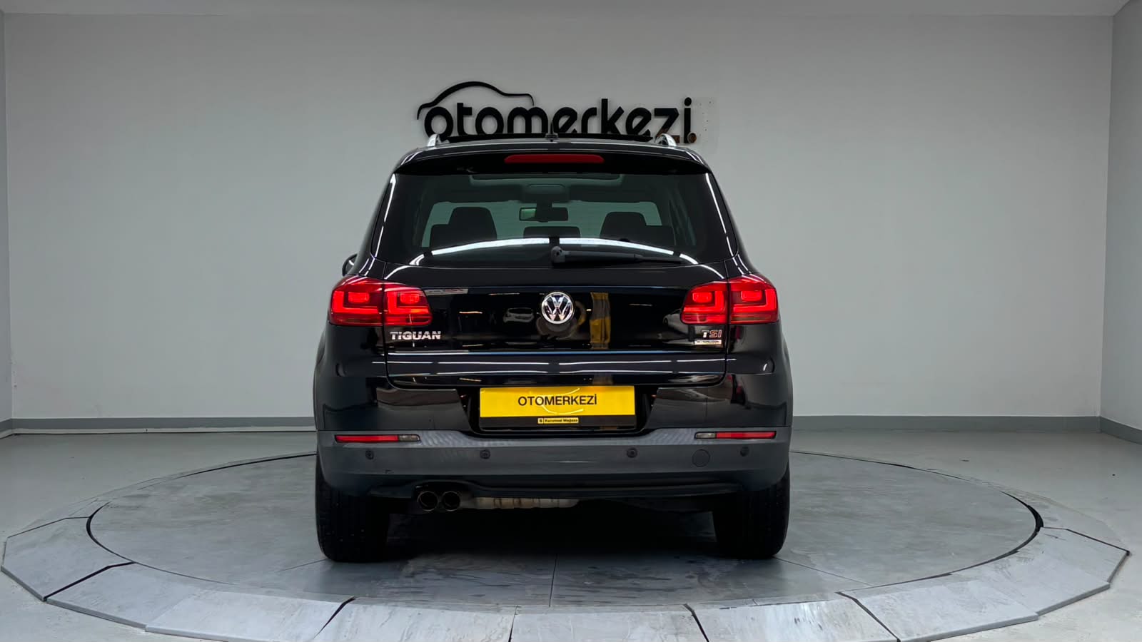 VOLKSWAGEN TIGUAN 24